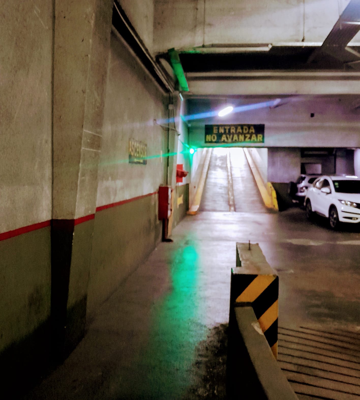 COCHERA PARANA 422 ENTRADA