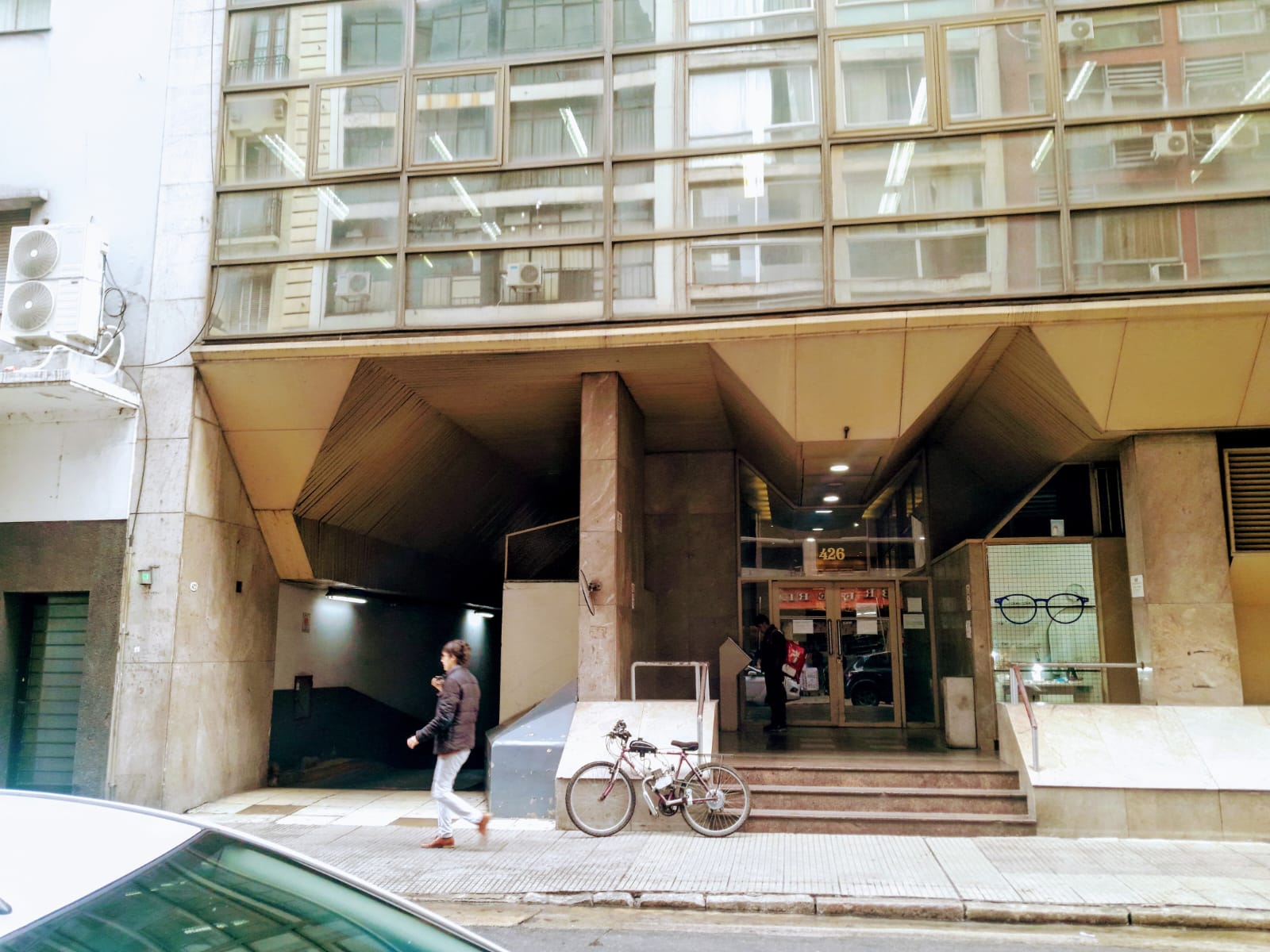 COCHERA PARANA 422 SALIDA